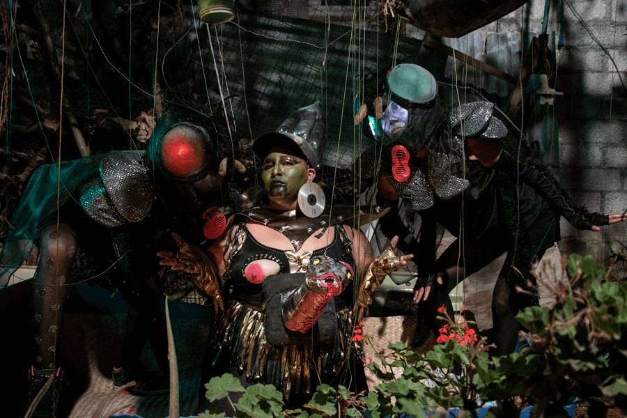 naomi-rincon-gallardo-dung-kinship-2024-2-channel-video-hd-installation-19-23-photo-claudia-lopez-terroso